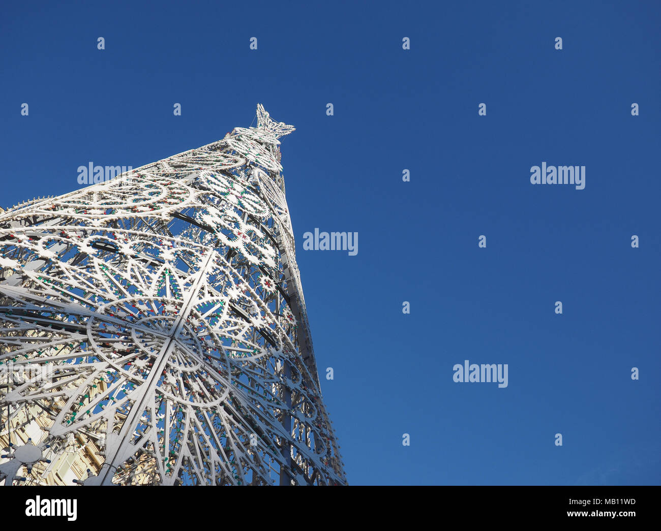 Torino, Italia - circa gennaio 2018: albero di Natale in Piazza Castello Foto Stock