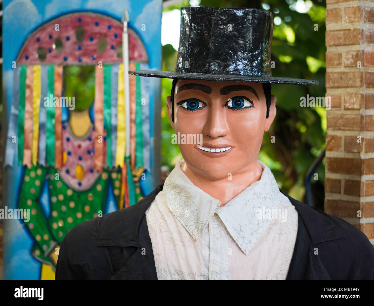 Il carnevale di gigante di maschera e costume da Olinda è festa di carnevale nel Pernambuco, Brasile. Foto Stock