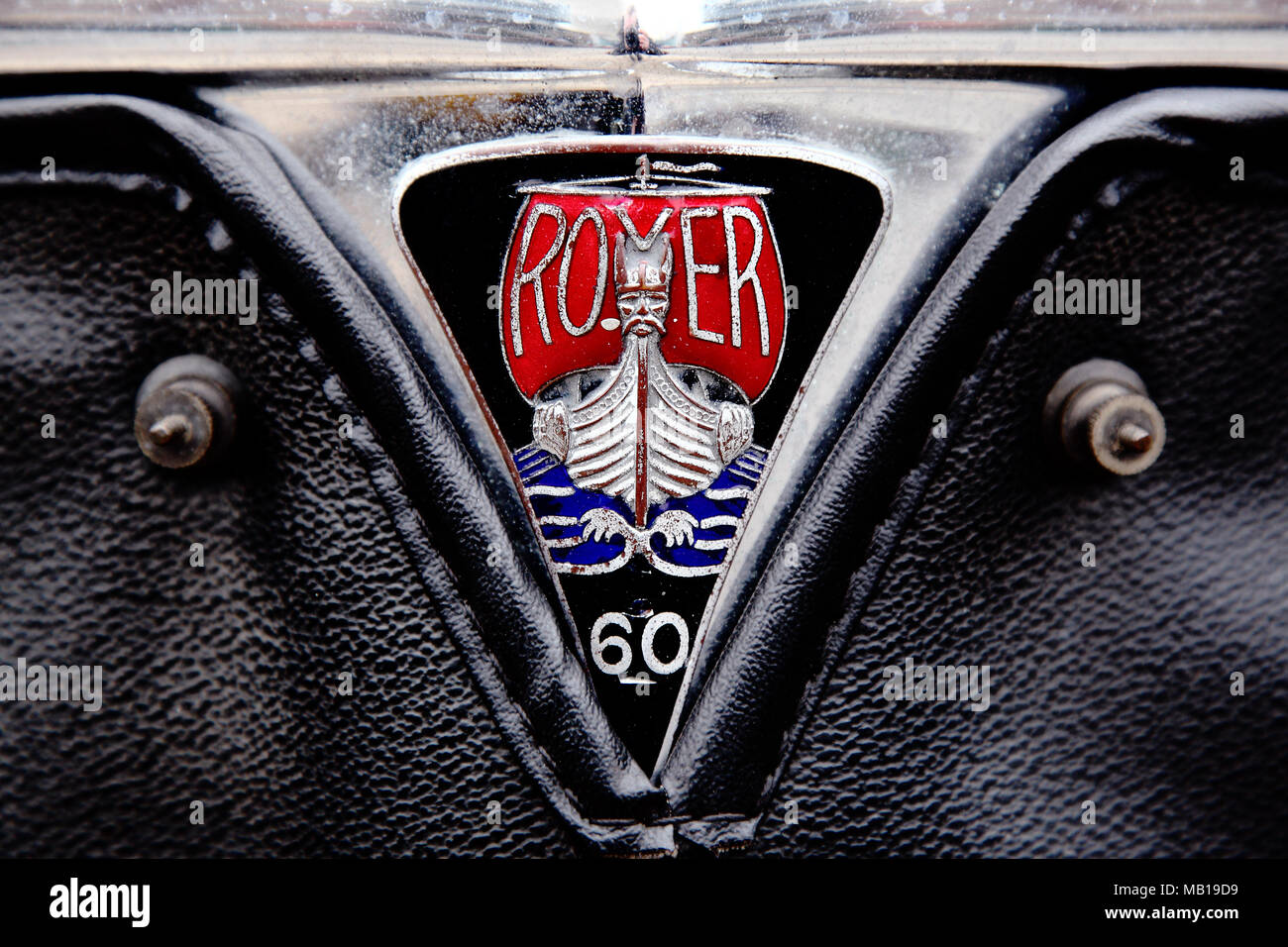 Vintage logo Rover della nave vichinga branding su un Rover 60 ornamento del cofano. Foto Stock