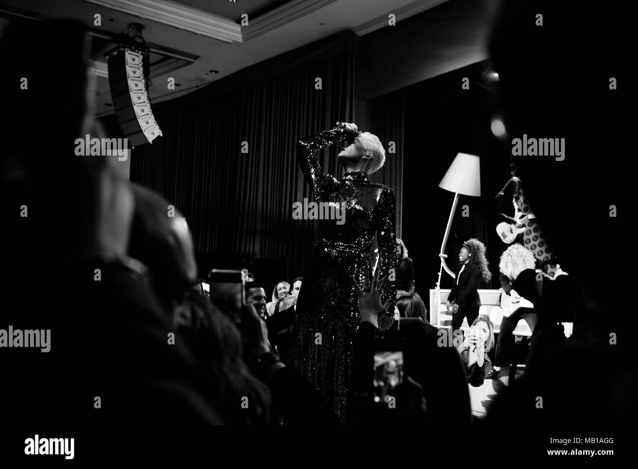 Byron Allen Entertainment Studios celebra il suo venticinquesimo anniversario nel 2018. Il Gala di Oscar ha avuto luogo presso il Beverly Wilshire Hotel, celebrare l anniversario e il supporto di ospedale per bambini di Los Angeles. Dotato di: Katy Perry dove: Beverly Hills, in California, negli Stati Uniti quando: 04 Mar 2018 Credit: Arpit Mehta/WENN.com Foto Stock