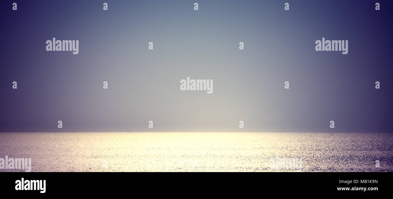 Con calma il mare aperto Foto Stock