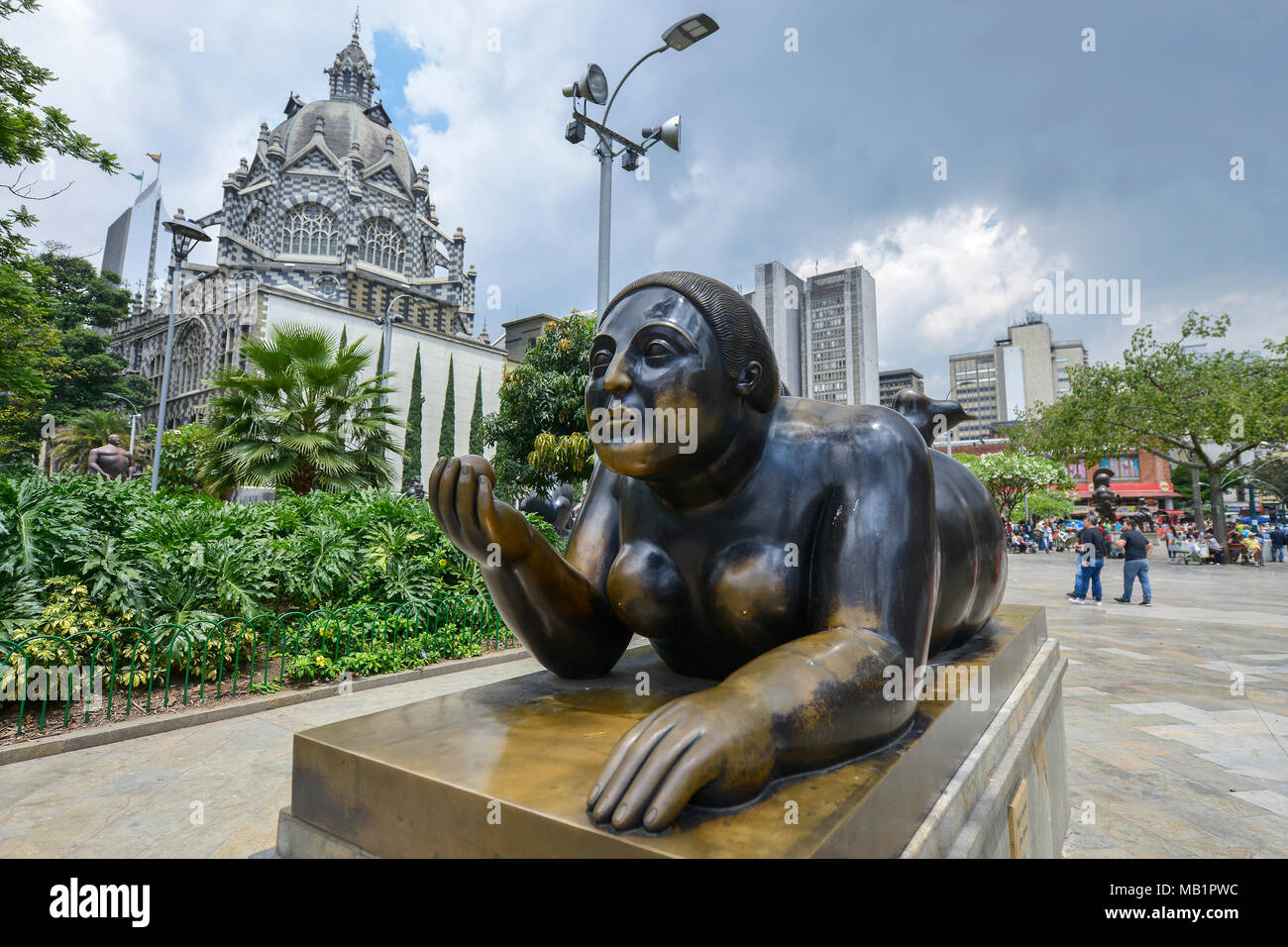 Medellin, Colombia - 31 Luglio 2017: scultura dal pittore e scultore Fernando Botero in Plaza Botero a Medellin, Colombia Foto Stock