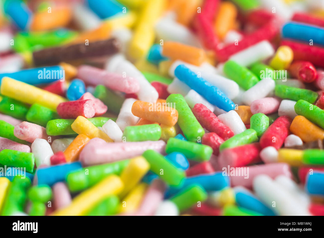 Zucchero confettini colorati per dolci Foto Stock