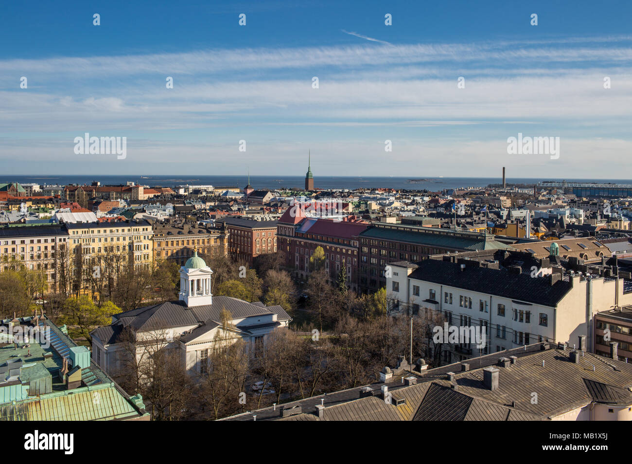 Foto panoramiche o Vista aerea della città di Helsinki capitale della Finlandia in un bel giorno di estate Foto Stock