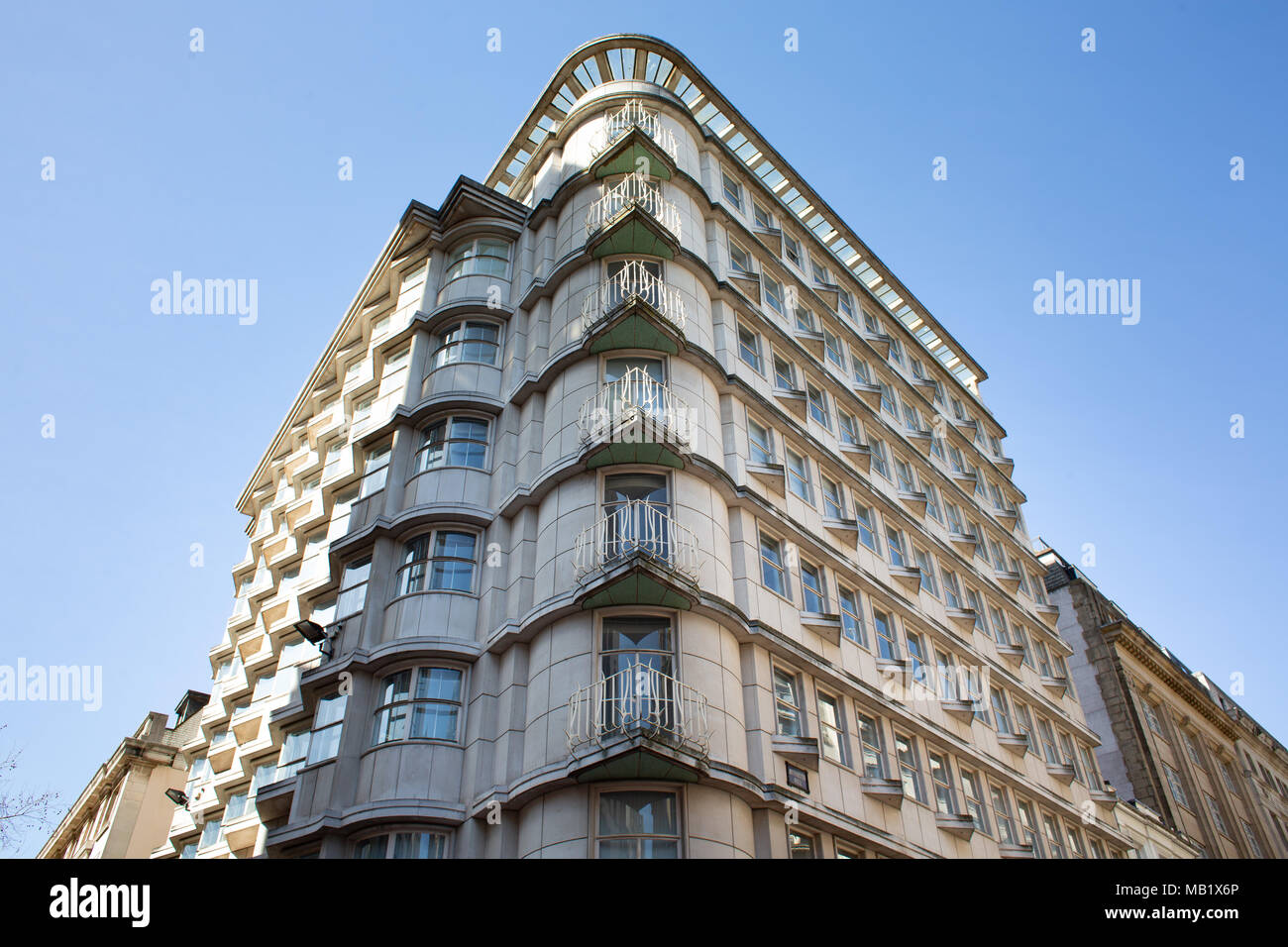 Grosvenor House costruito nel 1953 si trova in New Street, Birmingham, Regno Unito. Un edificio a zig zag in stile art deco per formare. Foto Stock