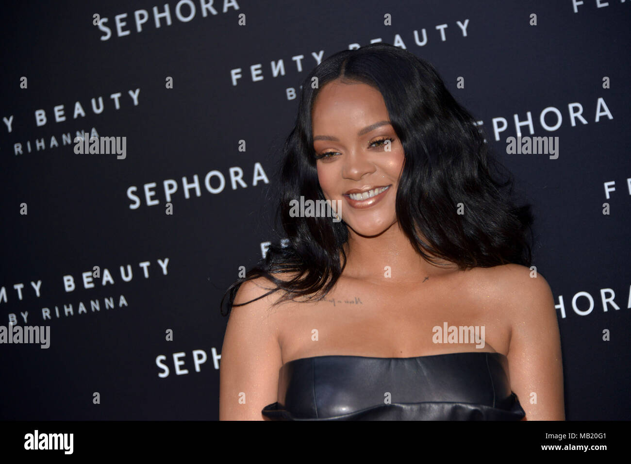 Milano, Italia. 05 apr, 2018. Milano, evento per il lancio di Fenty linea bellezza da Rihanna. Nella foto: Rihanna Credit: Indipendente Agenzia fotografica/Alamy Live News Foto Stock