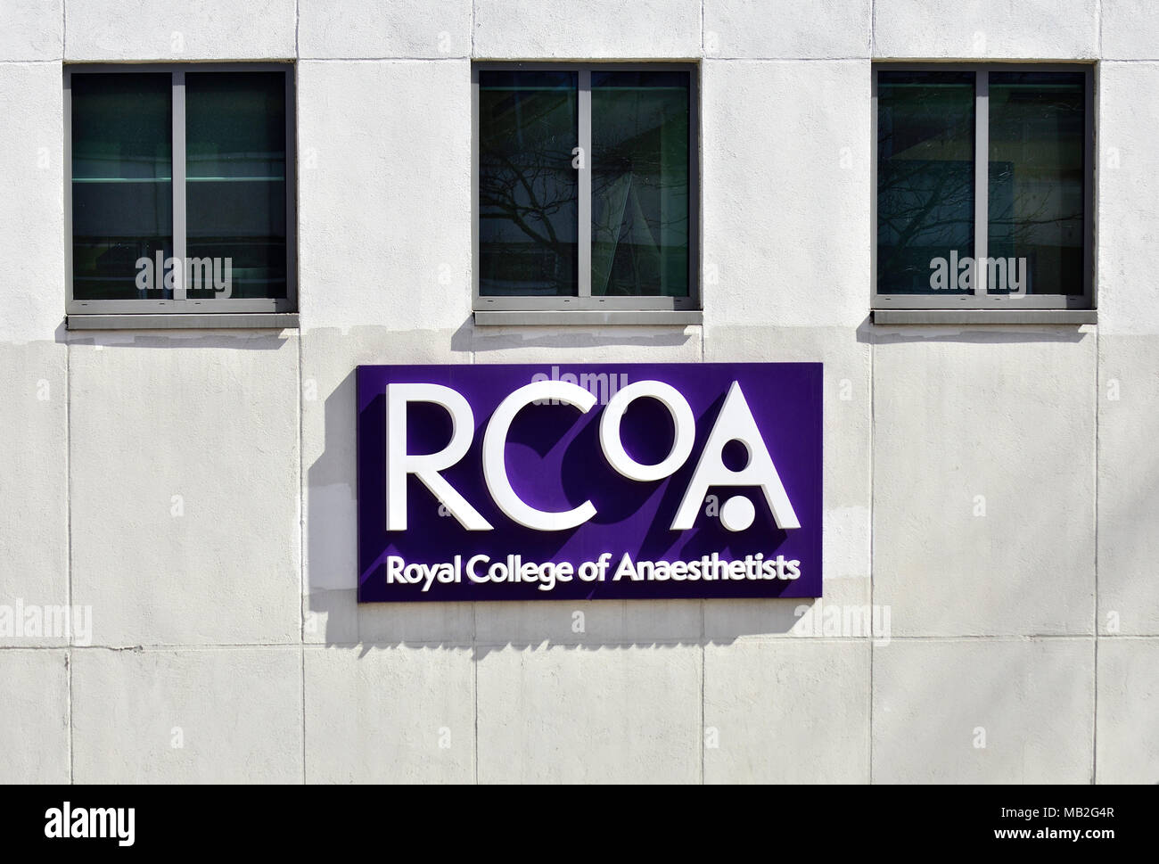 Londra, Inghilterra, Regno Unito. Royal College of anestesisti ecc, Churchill House, Red Lion Square Foto Stock