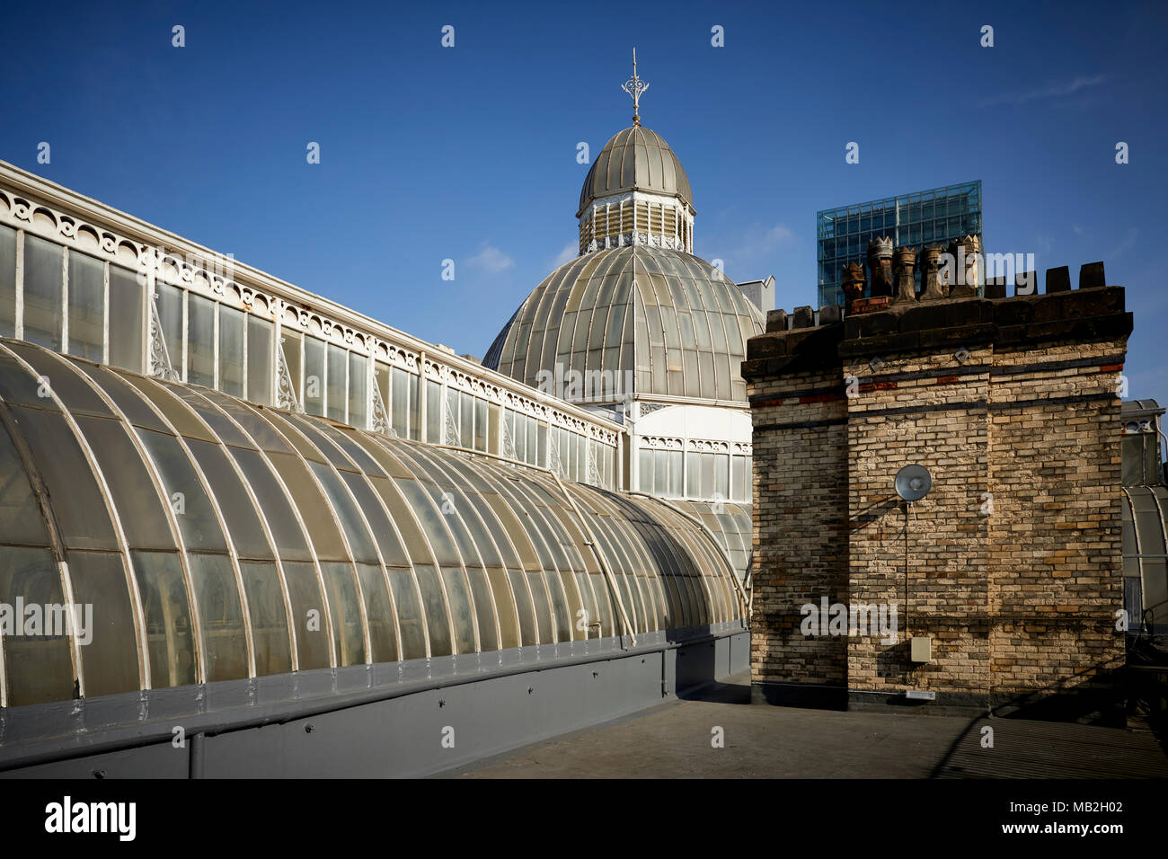 Manchester Victorian shopping arcade, Barton Arcade ghisa e glassrooftop nel centro della città Il Grade II * listed building Foto Stock