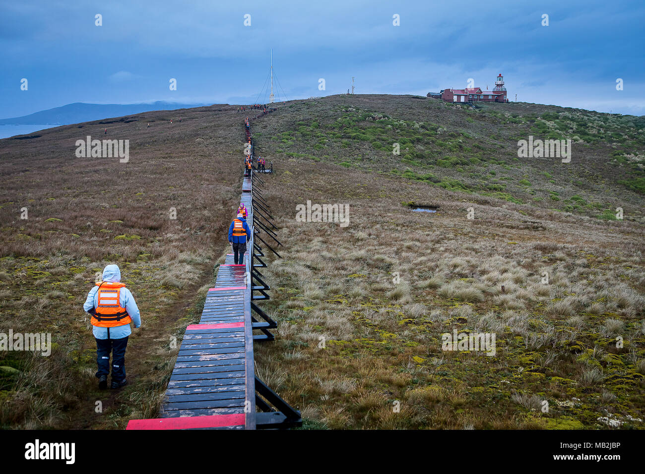 Esploratori a piedi faro, Capo Horn, Tierra de Fuego, Patagonia, Cile Foto Stock