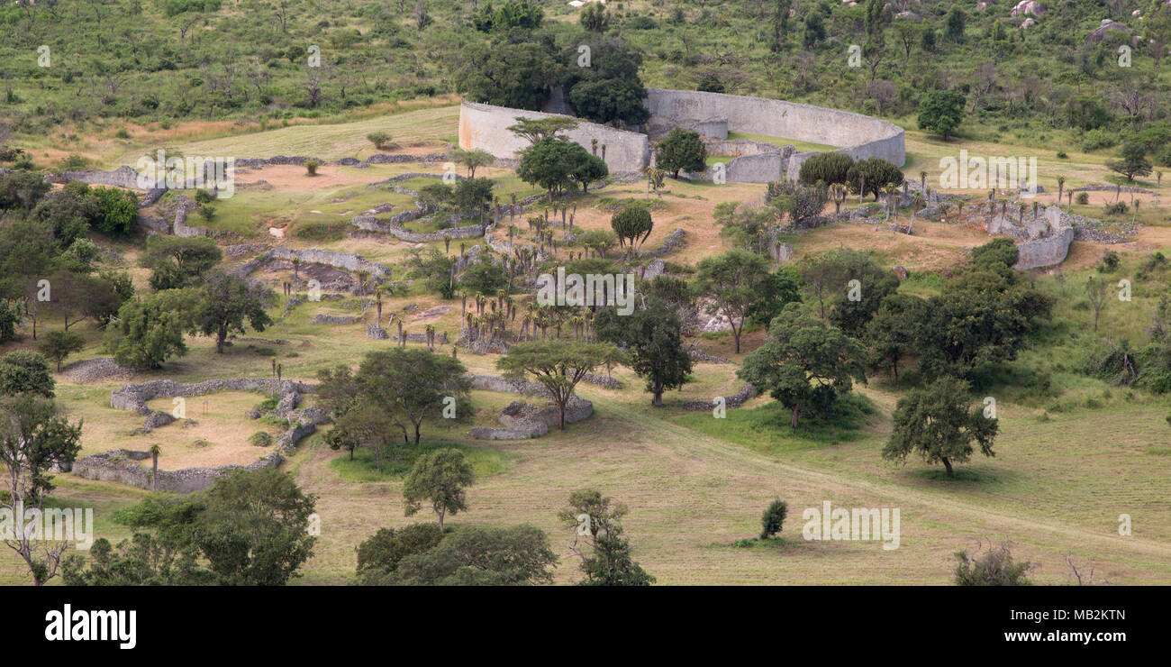 Il grande contenitore con grande Zimbabwe nei pressi di Masvingo nello Zimbabwe. I resti di edifici in muratura erano la capitale del regno di Zimbabwe duri Foto Stock