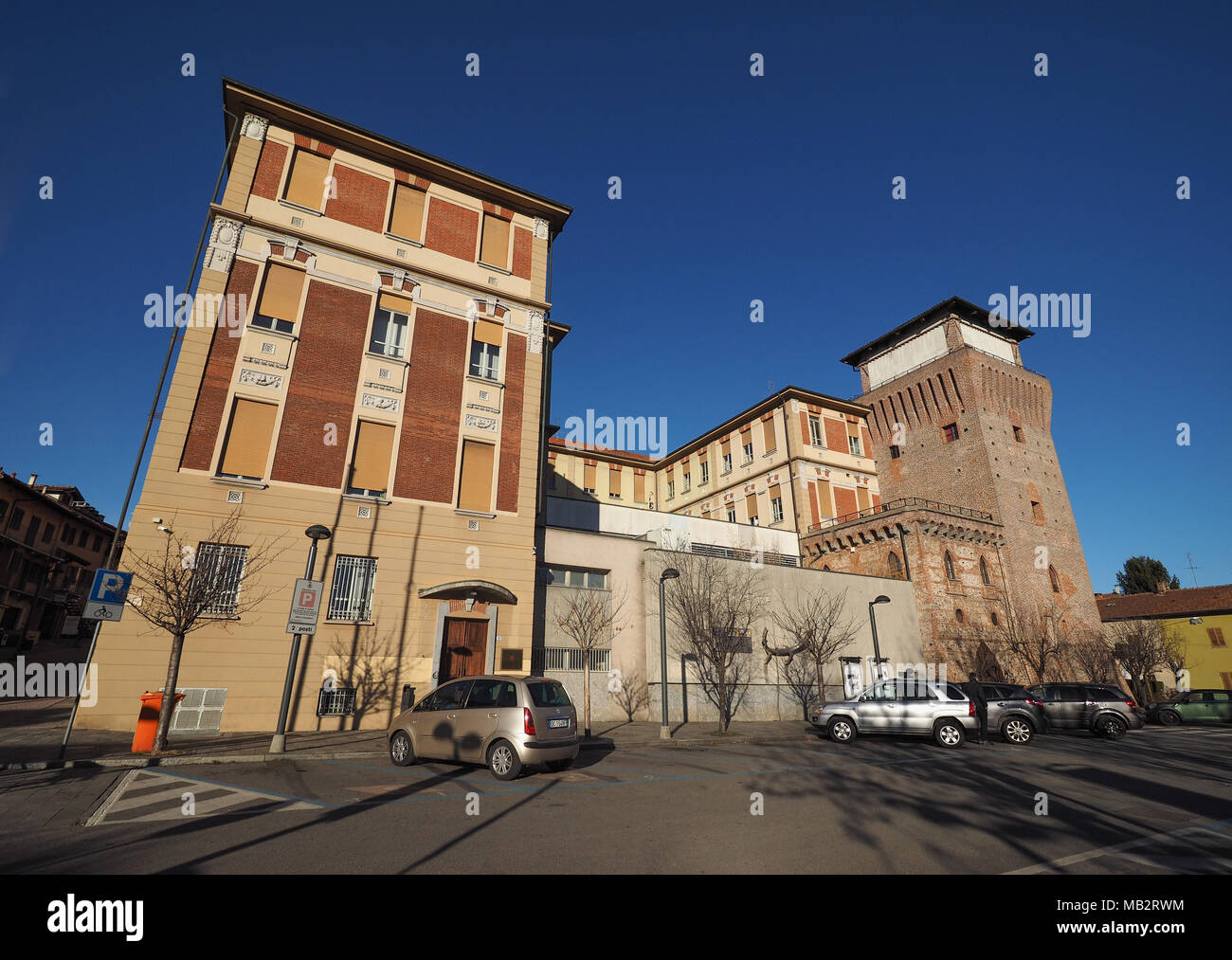 SETTIMO TORINESE, Italia - circa gennaio 2018: Municipio e Torre medievale Foto Stock