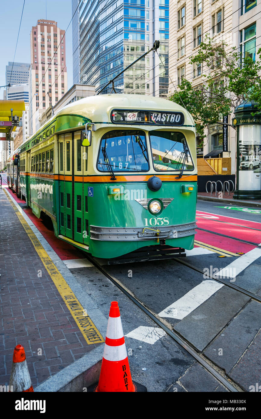 La funivia a Market street. Intorno a Union Square. San Francisco. In California, Stati Uniti d'America Foto Stock