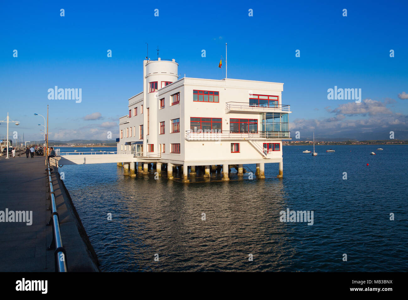 Santander,Spagna - Luglio 1, 2017: Real Club Maritimo a Santander. Fin dalla sua fondazione il 13 ottobre 1927. Santander Royal Yacht Club il cui illustri Foto Stock