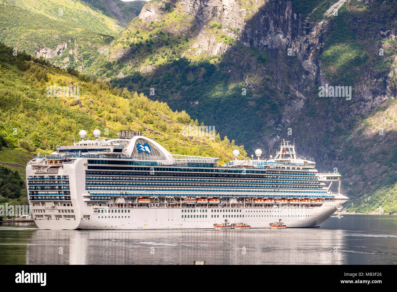 Nave Crown Princess a Geiranger Fjord Norway Foto Stock