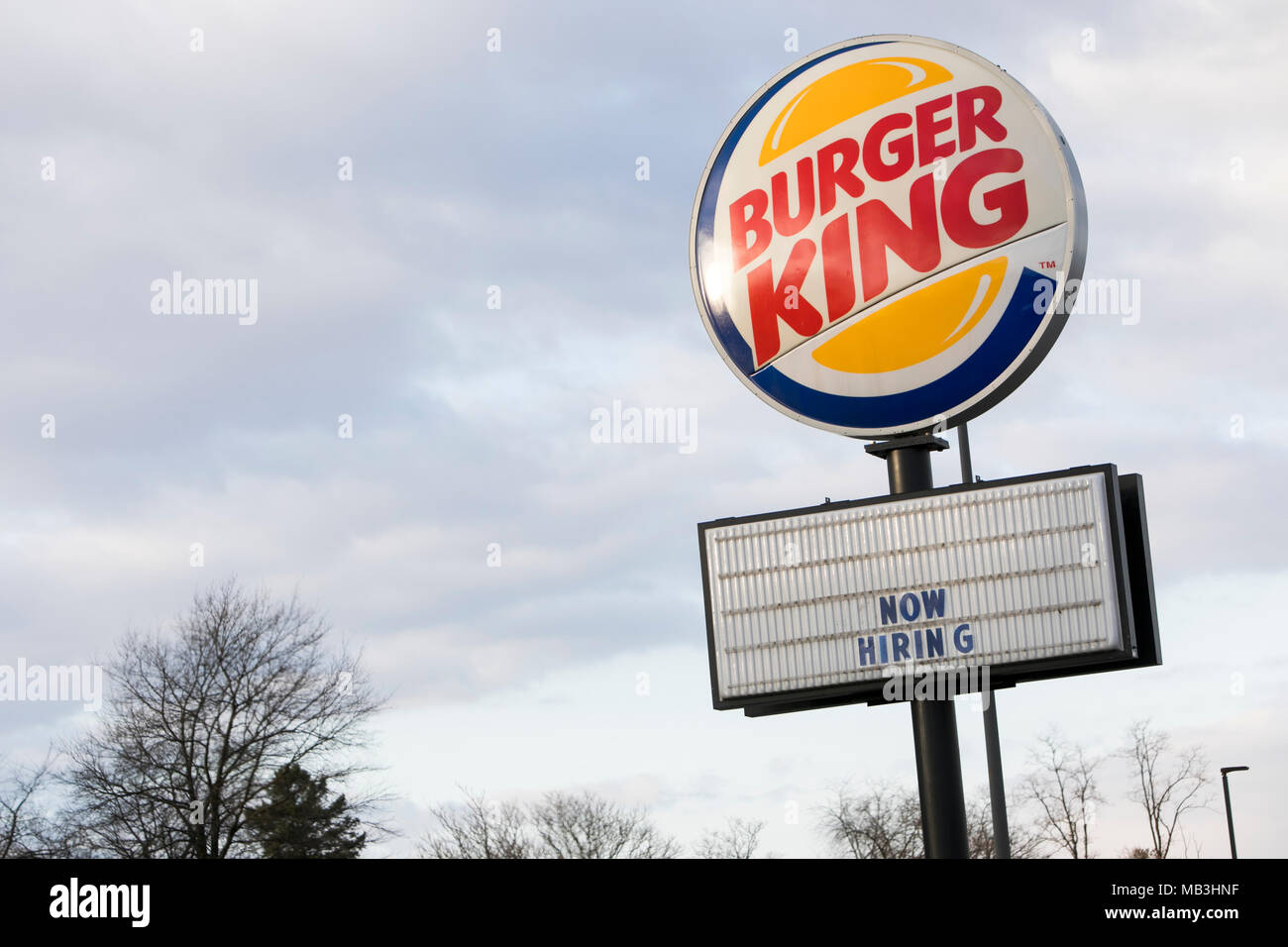 Un Burger King e un ristorante fast food location di Hagerstown, Maryland il 5 aprile 2018. Foto Stock