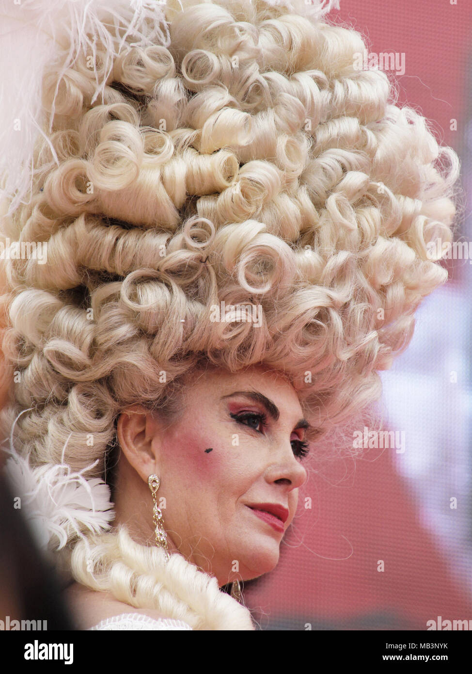 Donna in maschera del carnevale di Venezia, Italia Foto Stock