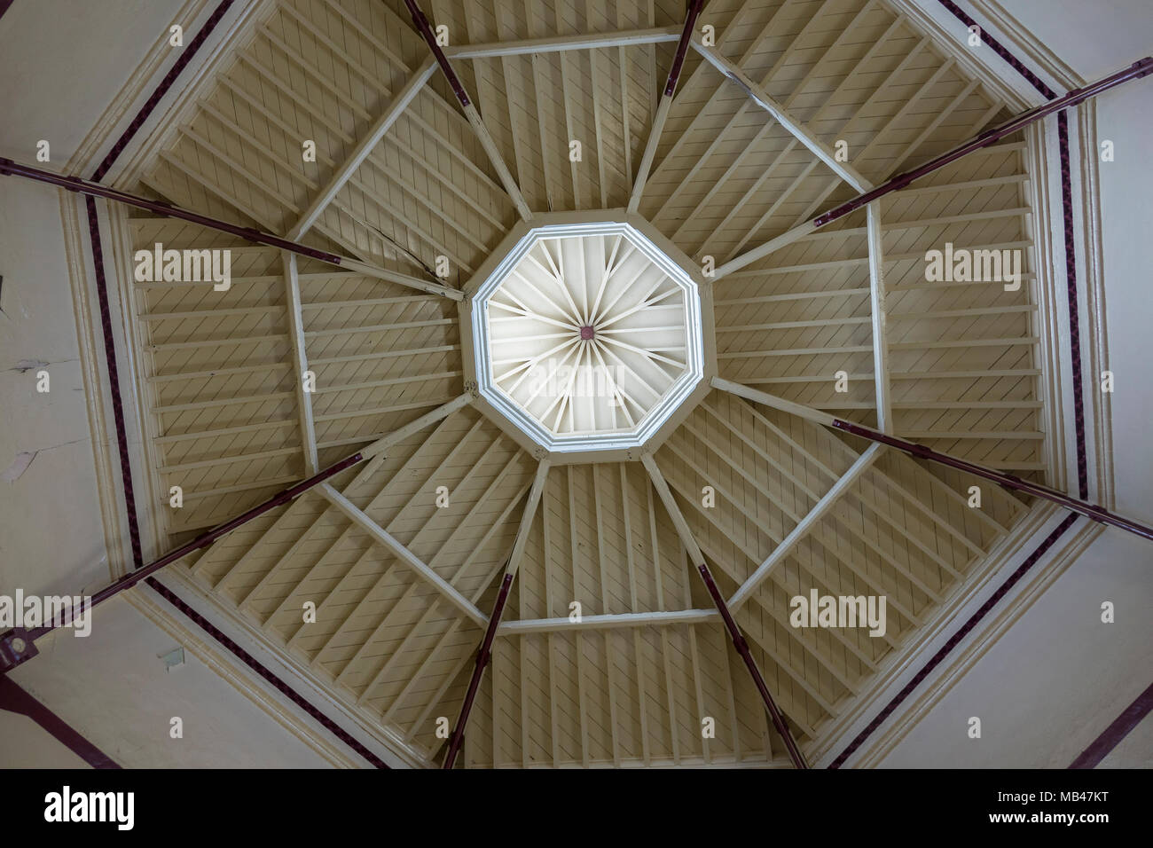 Inghilterra, Hampshire, Portsmouth, Pompeo prigione, vista interna della rotunda centrale Foto Stock