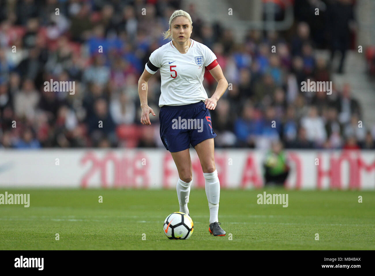 Southampton, Regno Unito. 6 apr, 2018. Steph Houghton di Inghilterra durante la Coppa del Mondo FIFA 2019 qualifica del gruppo 1 corrispondenza tra le donne in Inghilterra e Galles le donne a St Mary's Stadium su 6 aprile 2018 a Southampton, Inghilterra. (Foto di Matt Bradshaw/phcimages.com) Credit: Immagini di PHC/Alamy Live News Foto Stock