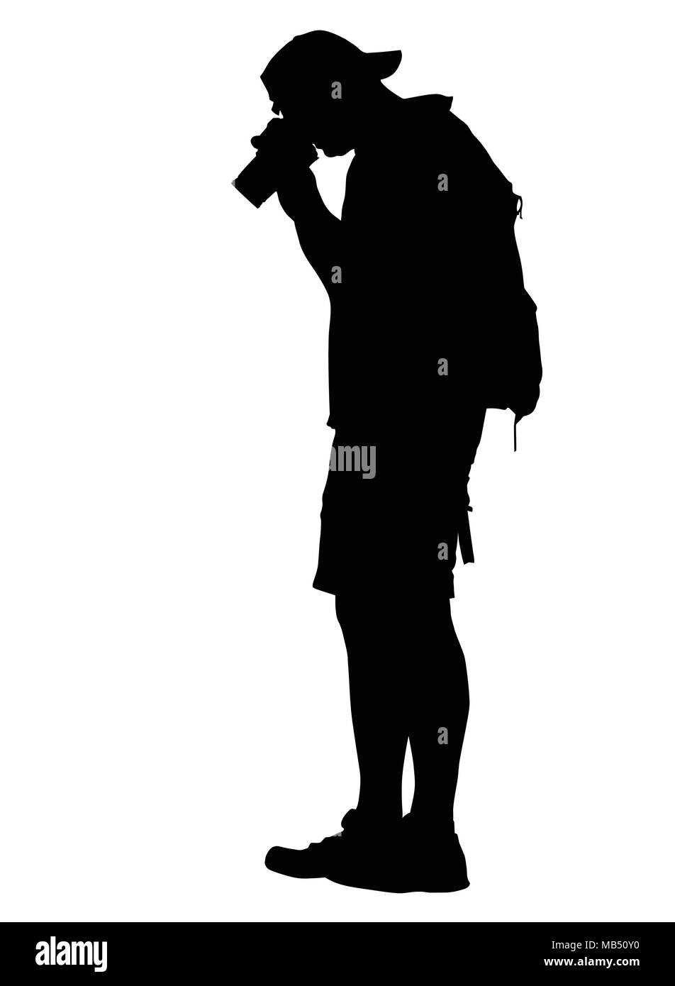 Fotografo permanente silhouette con uno zaino su sfondo bianco, illustrazione vettoriale Illustrazione Vettoriale