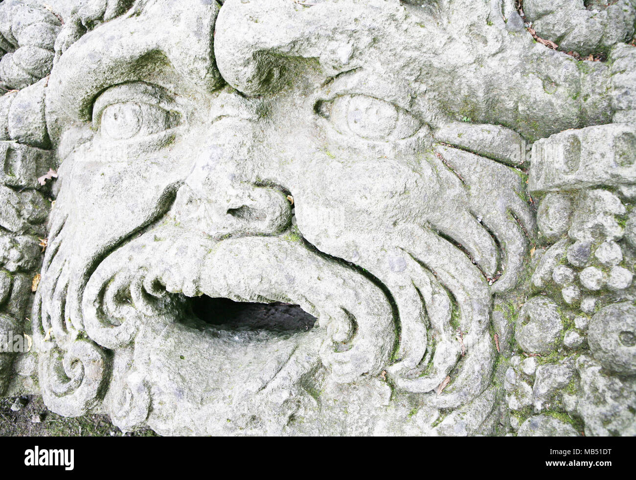 Testa gigantesca statua di Monster Park, Bomarzo, Italia Foto Stock