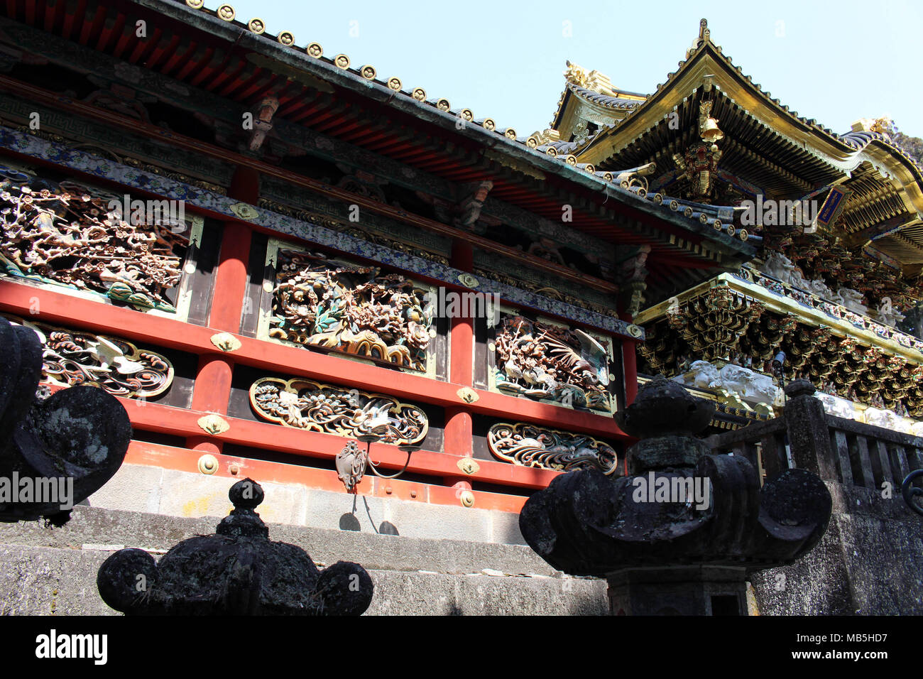 I dettagli di incisioni intorno al Tempio Toshogu. Preso in Nikko, febbraio 2018. Foto Stock