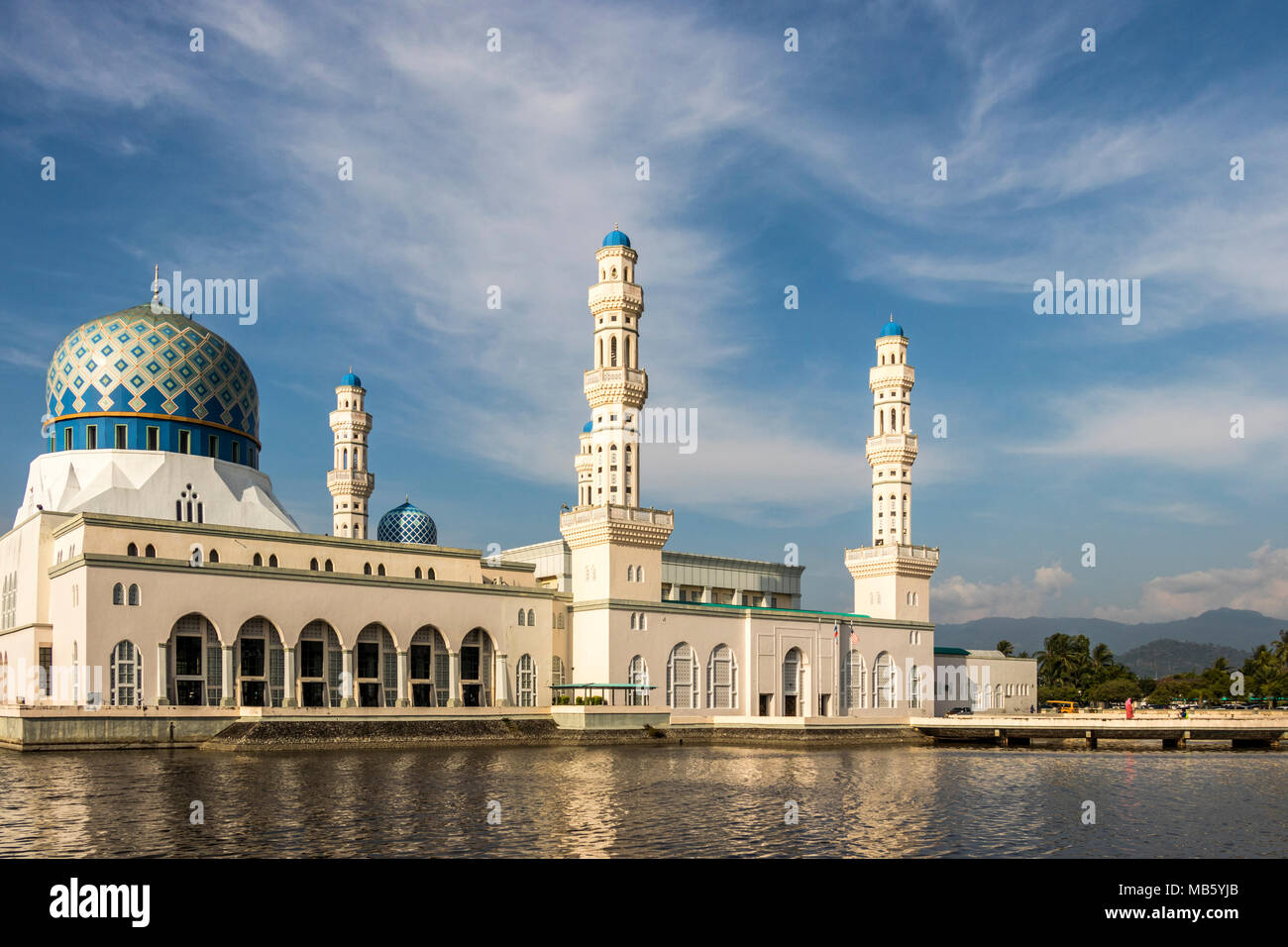 Città di Kota Kinabalu Moschea Baia di Likas Sabah Borneo Malese Foto Stock