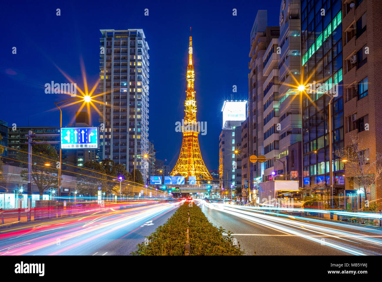 Vista notturna della città di Tokyo, Giappone Foto Stock