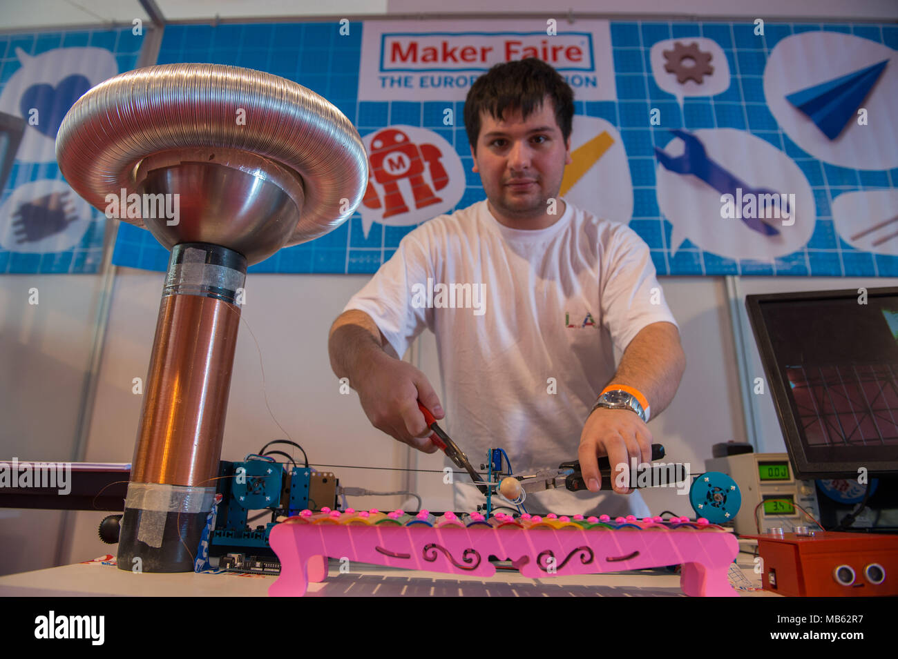 Roma. Maker Faire edizione europea, Auditorium Parco della Musica. Associazione di laboratorio, Aix-en-Provence Dipartimento di Informatica. L'Italia. Foto Stock