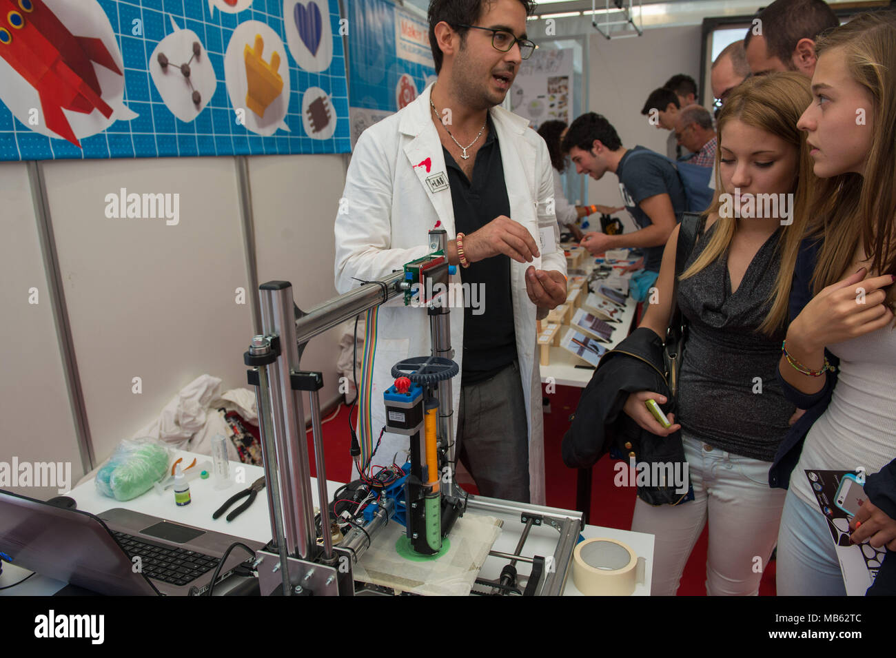 Roma. Maker Faire edizione europea, Auditorium Parco della Musica. Dipartimento di Chimica, Materiali ed Ingegneria Chimica "Giulio Natta' del P Foto Stock