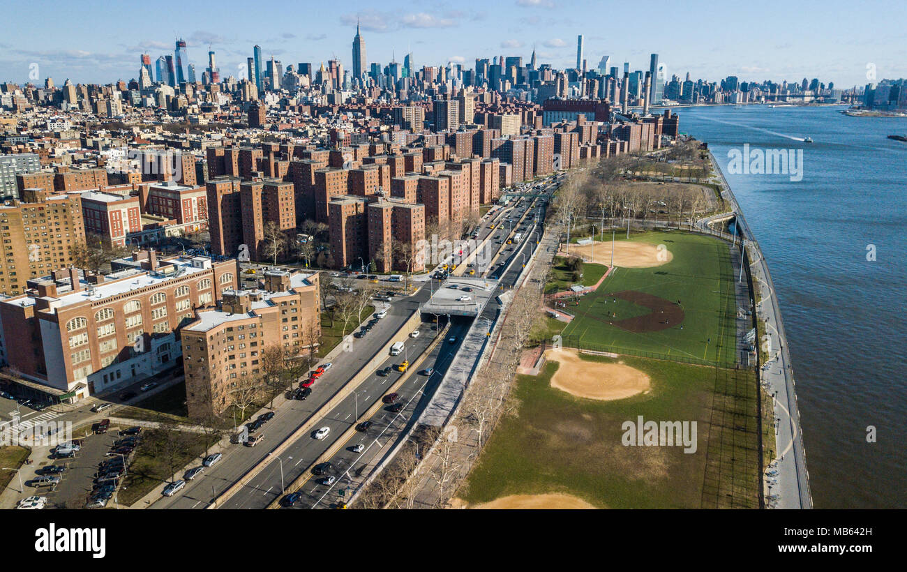 Giovanni V Lindsay East River Park, FDR Drive e Manhattan, New York City, NY, STATI UNITI D'AMERICA Foto Stock