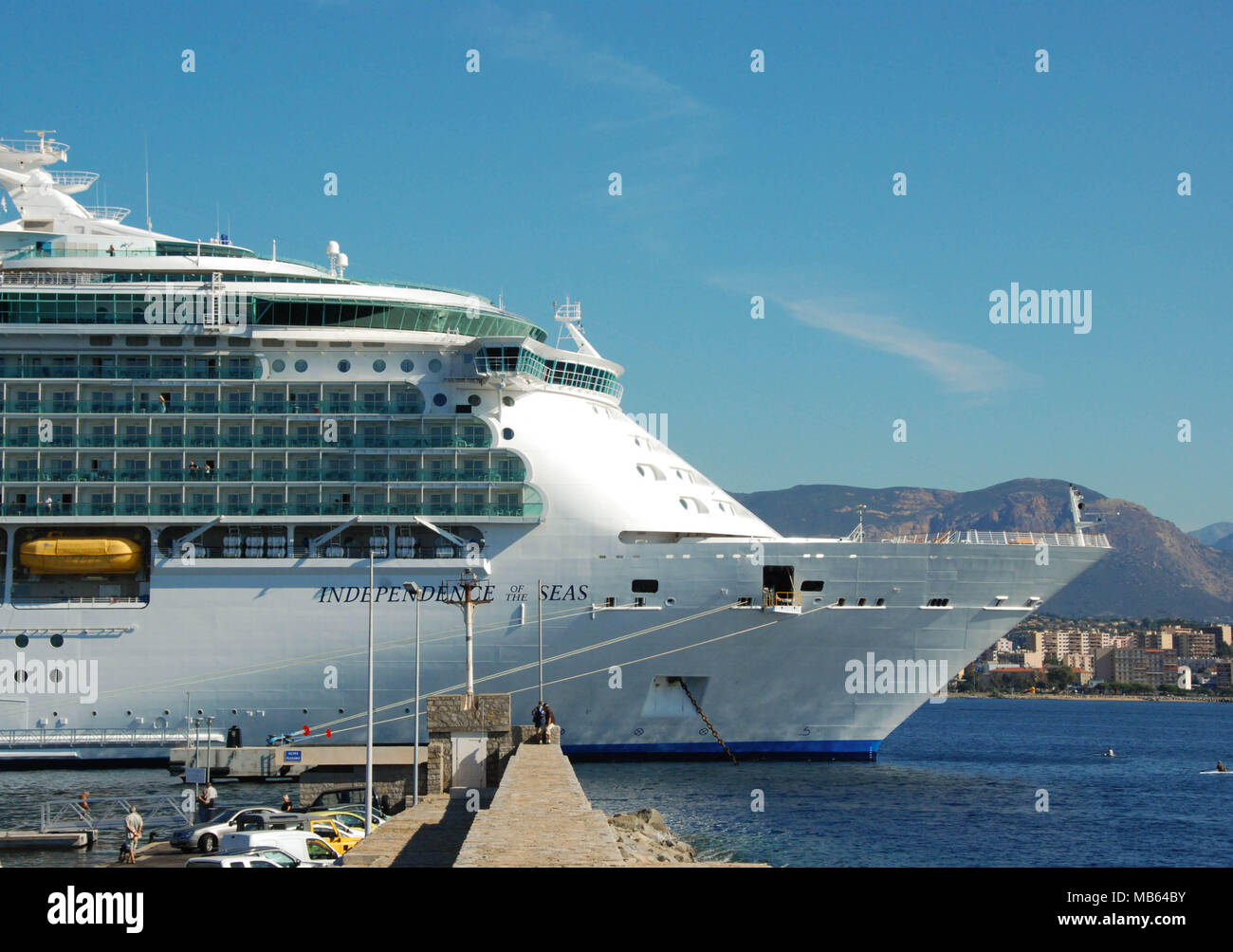 Vista panoramica della parte anteriore della nave da crociera indipendenza dei mari Foto Stock