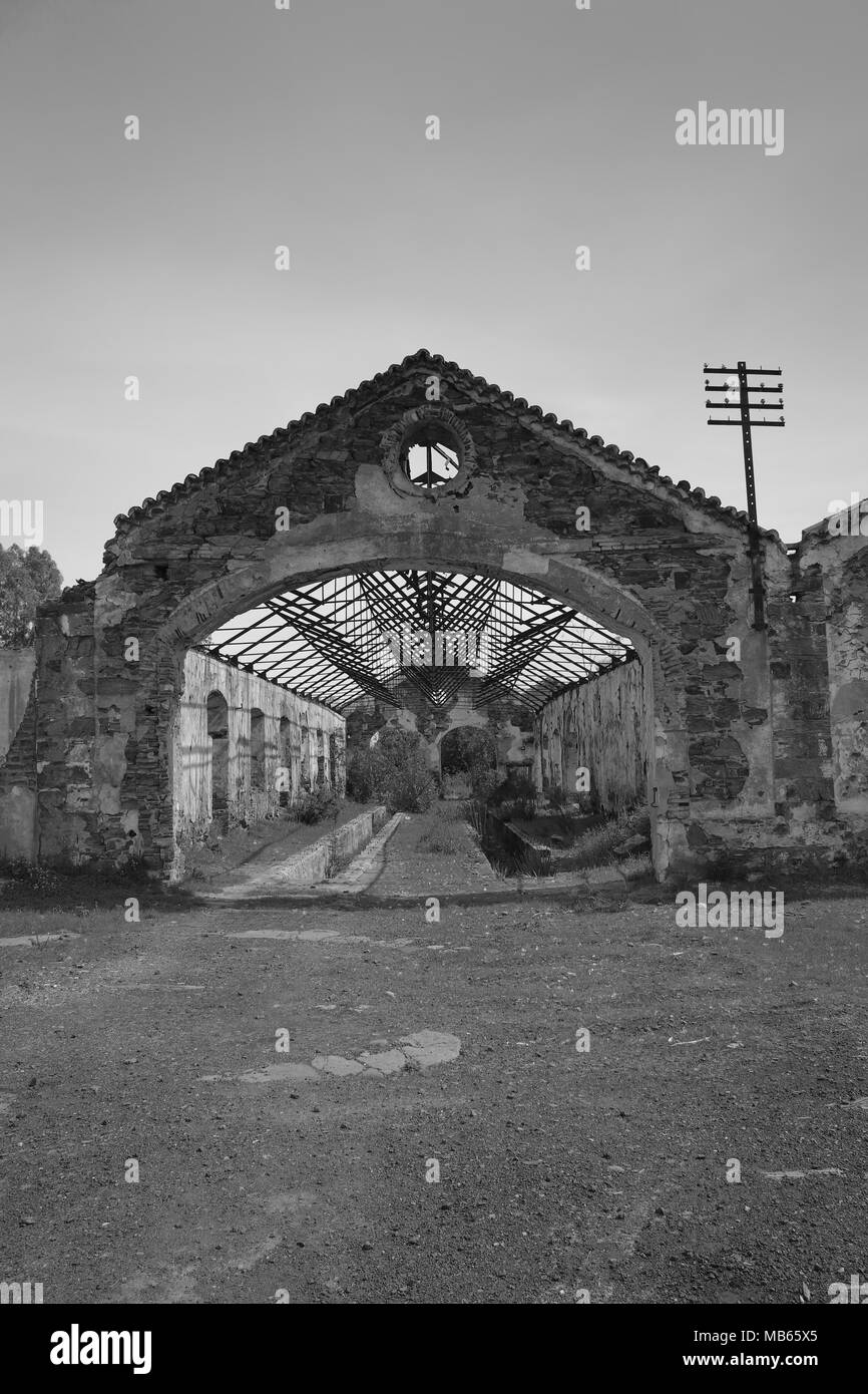 Vecchio edificio industriale abbandonato Foto Stock