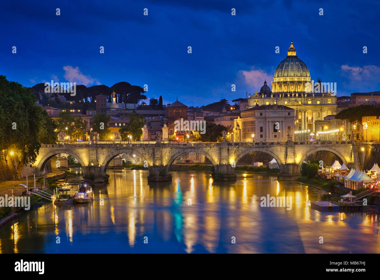 Foto della vista del Vaticano al tramonto Foto Stock