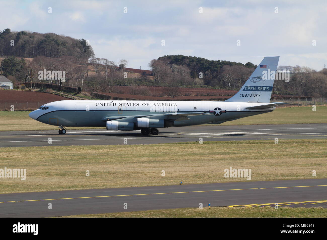 61-2670, un Boeing OC-135B Open Skies gestito dalla United States Air Force sull'accordo Open Skies, all'aeroporto Prestwick di Ayrshire. Foto Stock