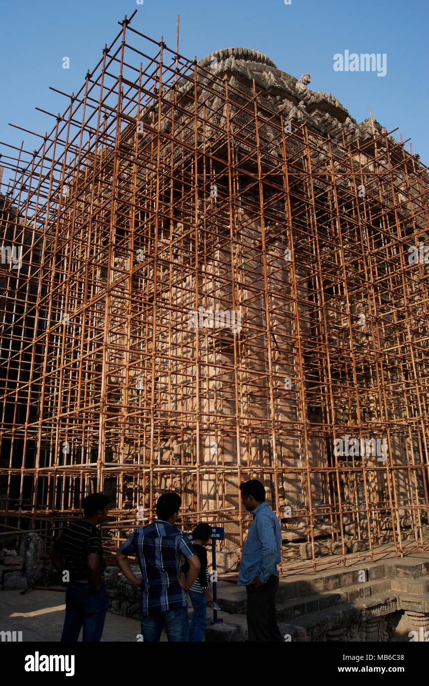 Quadro per la manutenzione del Tempio solare di Konark da parte del Dipartimento Archeologico dell'India Foto Stock