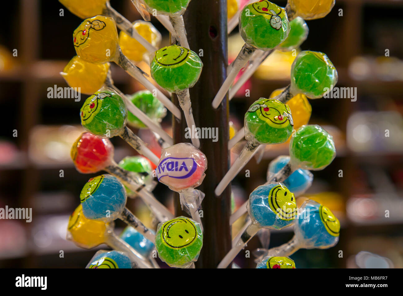I dolci e la pasticceria prodotti zuccherati ora soggetti a tassa di zucchero, per il controllo di obesità. Foto Stock