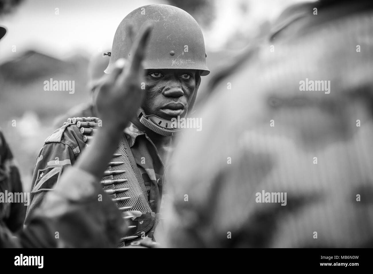 Un governo della RDC, soldato durante il conflitto con il sponsorizzato ruandesi M23 milizia Foto Stock