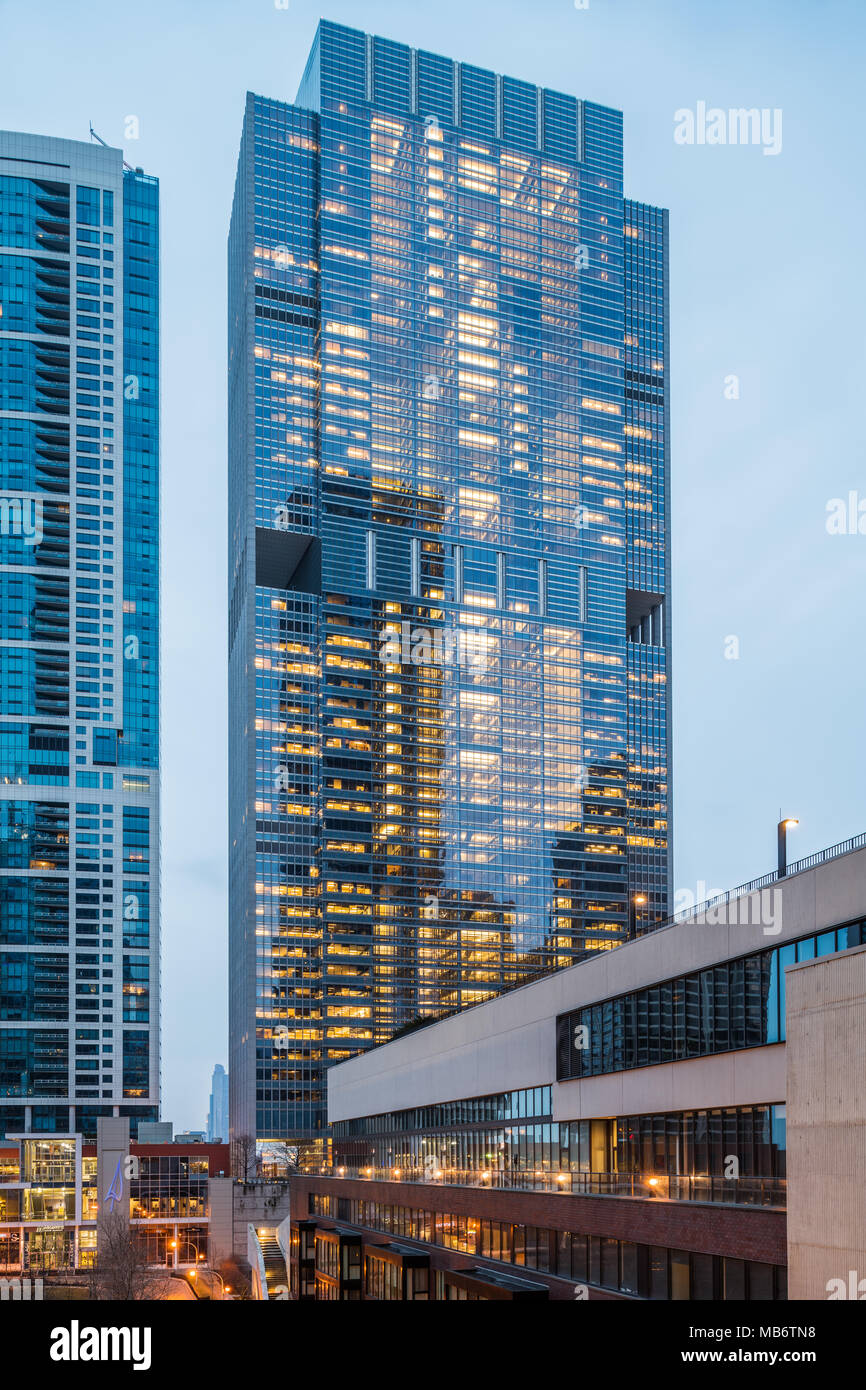 Blue Cross Blue Shield Tower, progettato da Lohan Associates e Goettsch Partners Foto Stock