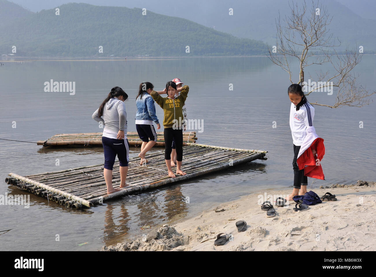 Il Vietnam, Hoi An, uomo villaggio thailandese Foto Stock