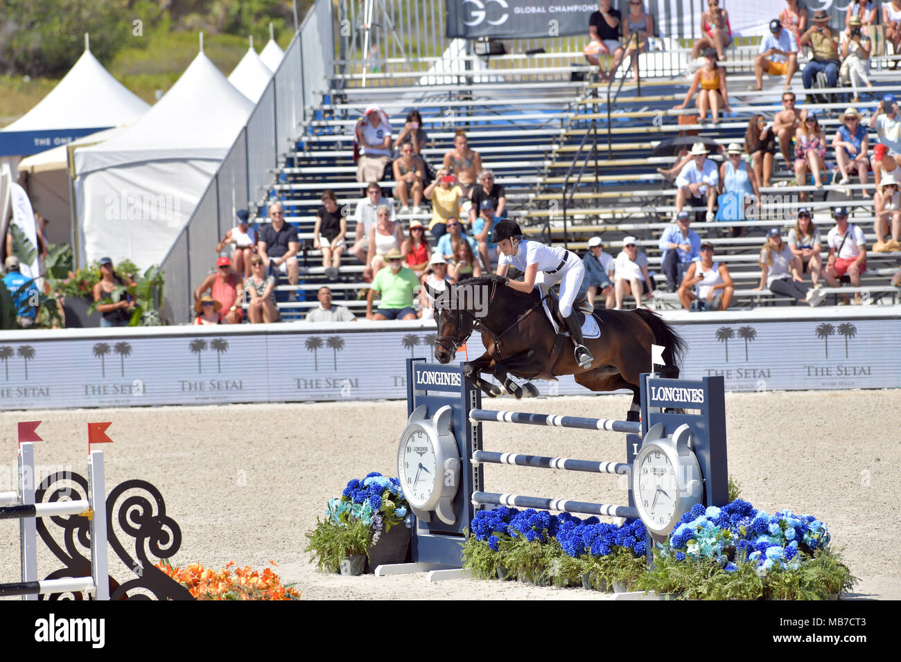 MIAMI BEACH, FL - 06 aprile: Athina Onassis assiste il Longines Global Champions Tour stop in Miami Beach. Athina Helene Onassis Roussel è un French-Greek ereditiera, l'unica superstite discendente di armatore greco Aristotele Onassis, e l'unico erede di Aristotele della figlia Cristina Onassis, che ha ereditato il 55% della sua fortuna il 6 aprile 2018 a Miami Beach, in Florida. Persone: Athina Onassis Foto Stock