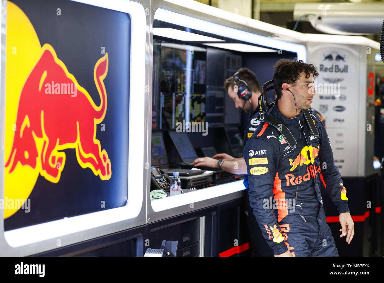 Daniel Ricciardo (AUS), Aston Martin Red Bull Tag Heuer RB14, ritratto durante 2018 Formula 1 Campionato del Mondo FIA, Bahrain Grand Prix, a Sakhir dal 5 Aprile al 8 | Utilizzo di tutto il mondo Foto Stock