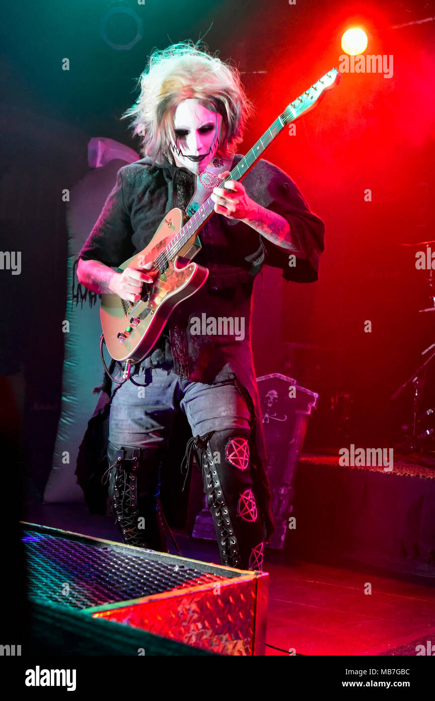 Las Vegas, Nevada, 7 Aprile 2018 - Giovanni 5 sul palco di tomaia'd la musica rock Bar a Las Vegas, Nevada - Photo credit: Ken Howard Immagini / Alamy Foto Stock