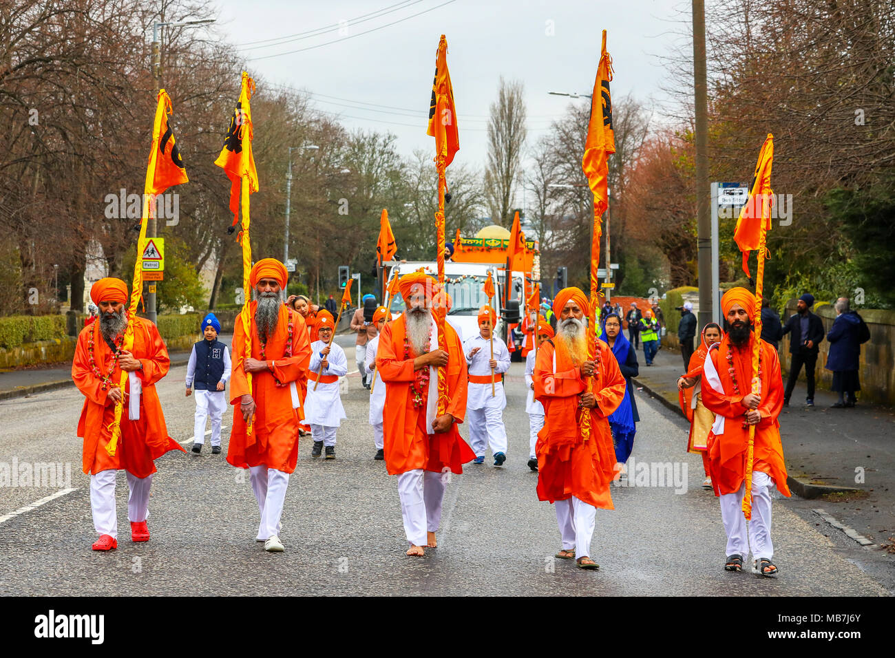 Glasgow, Regno Unito. 8 Aprile, 2018. Migliaia di sikh di tutta la Scozia si è riunito a Glasgow in parata in la tradizionale festa di Vaisakhi quando commessi sikh, maschio e femmina, celebrare Khaldsa. Credito: Findlay/Alamy Live News Foto Stock