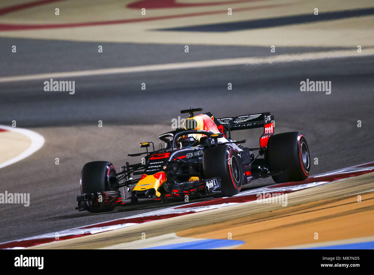 Sakhir, Bahrain. 8 apr, 2018. Campionato del Mondo di Formula Uno FIA 2018, il Gran Premio del Bahrain, il giorno della gara; Daniel Ricciardo (AUS), Aston Martin Red Bull Tag Heuer RB14 Credito: Azione Sport Plus/Alamy Live News Foto Stock