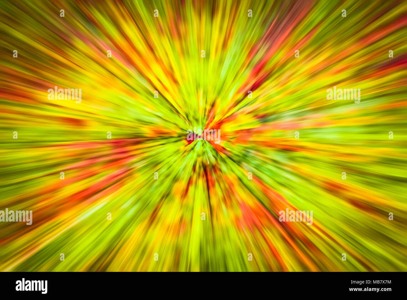 Ipnotico psichedelico irrealistico Abstract Speedy Rosa sfondo avidità, motion blur effetto zoom, motion blur. Foto Stock