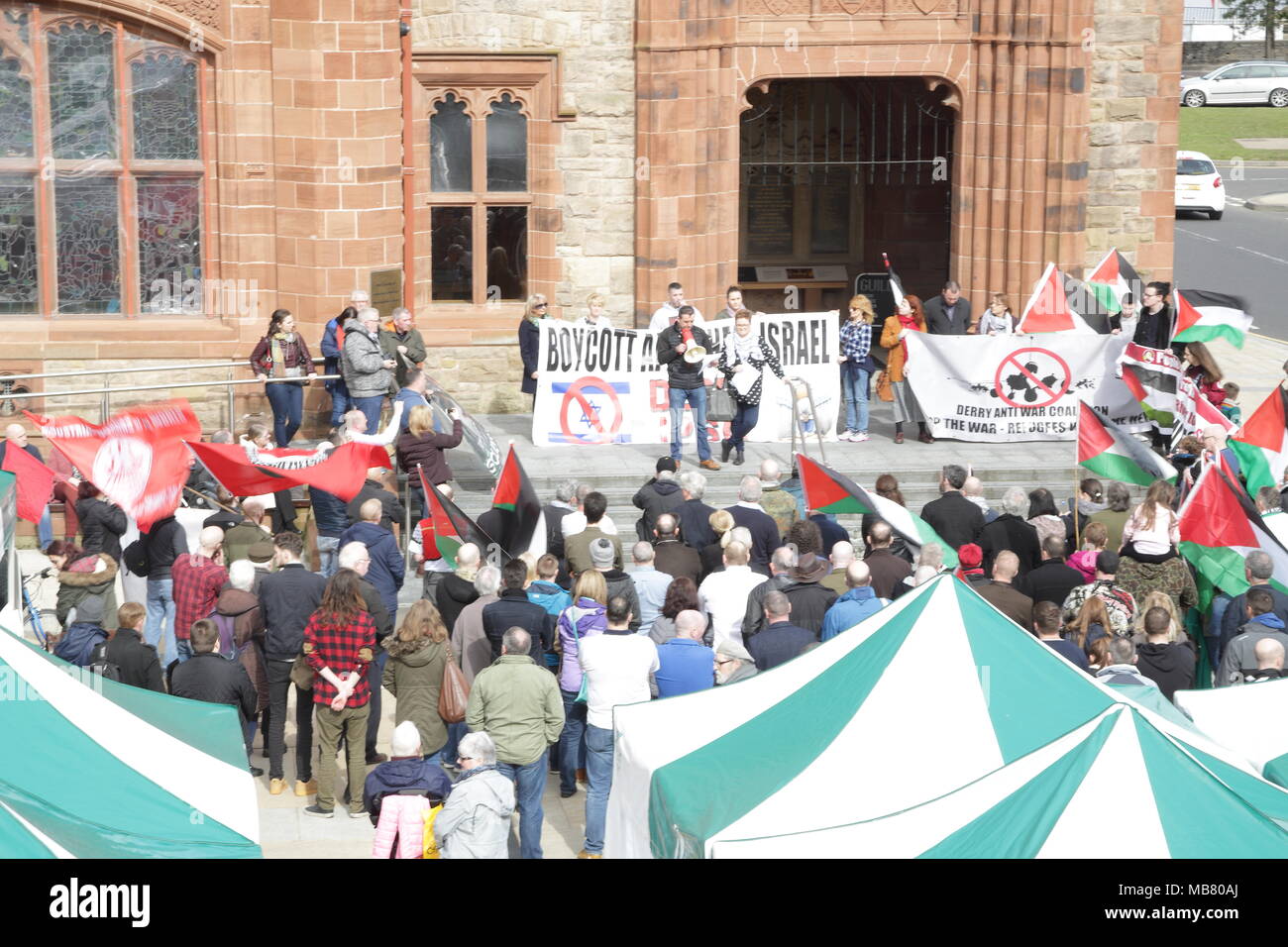 In Irlanda la Palestina Campagna di solidarietà nel Rally di Derry/Londonderry - Solidarietà con terra assassinato giorno manifestanti nella Striscia di Gaza Foto Stock