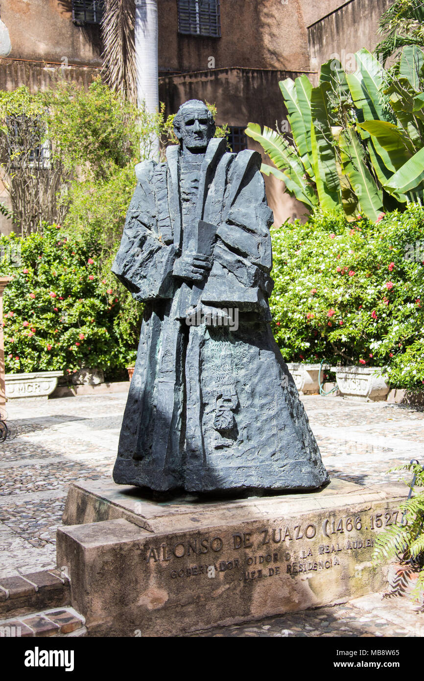 Statua di Alonso de Zuazo, Museo de las Casas Reales, Santo Domingo, Repubblica Domnican Foto Stock