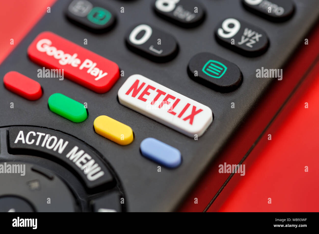 Londra - Aprile 06, 2018: Netflix pulsante sul telecomando per la TV Foto Stock