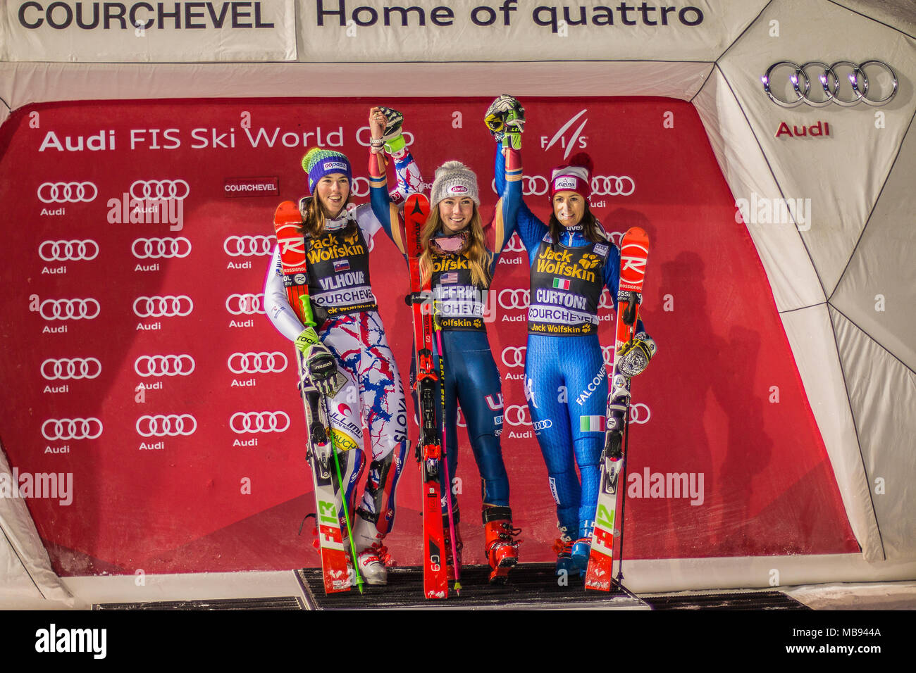 Il 20 dicembre 2017, Courchevel, Savoie, Francia, Mikaela Shiffrin negli Stati Uniti d' America vincitore di slalom parallelo di Courchevel Ladies Ski World Cup podio presente Foto Stock