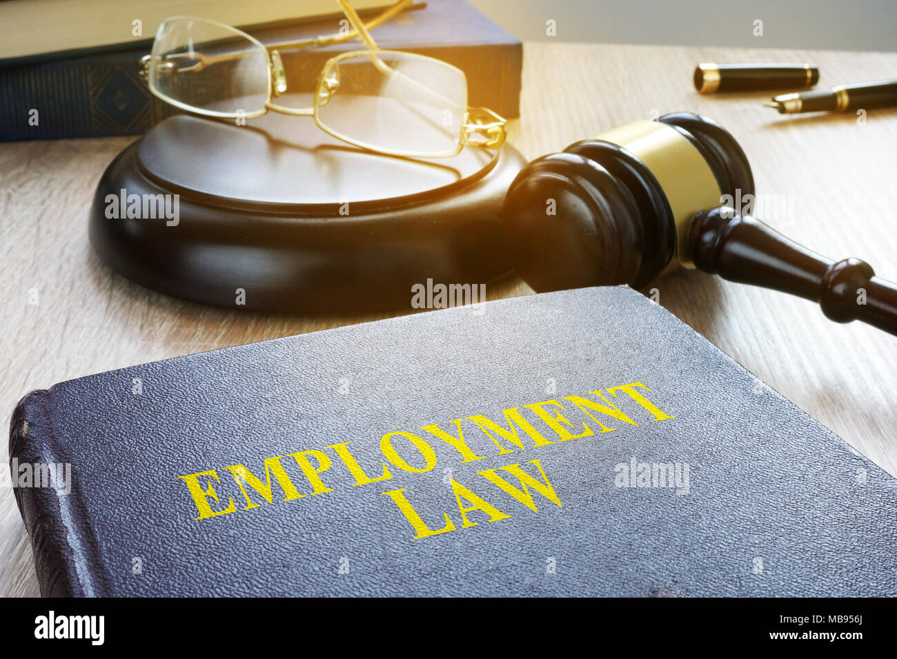Il diritto del lavoro in un tribunale. Codice del lavoro concetto. Foto Stock